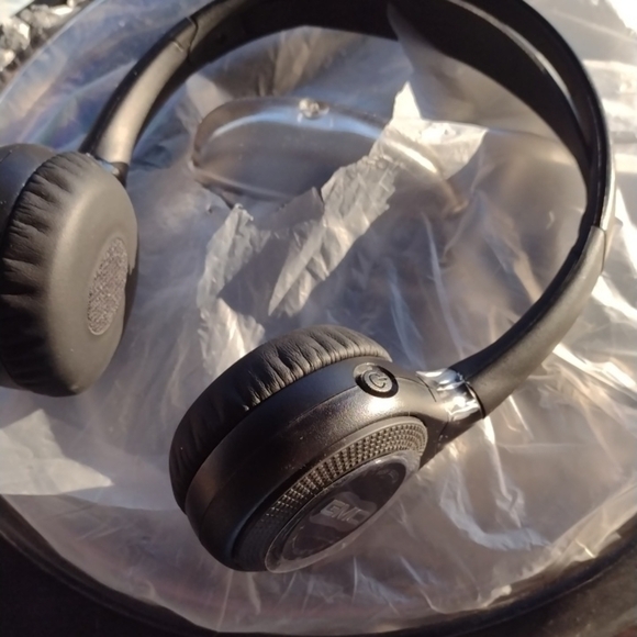 GMC headphones NWOT - Picture 1 of 2